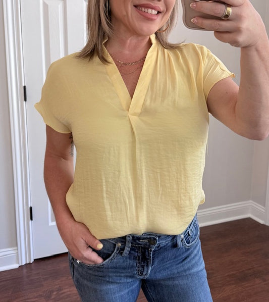 The Effortless Satin Top - Pale Banana