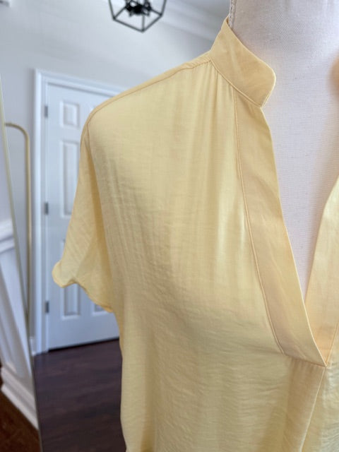The Effortless Satin Top - Pale Banana